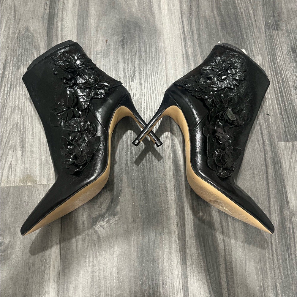 Zara Black Heeled Boots with Floral Detail